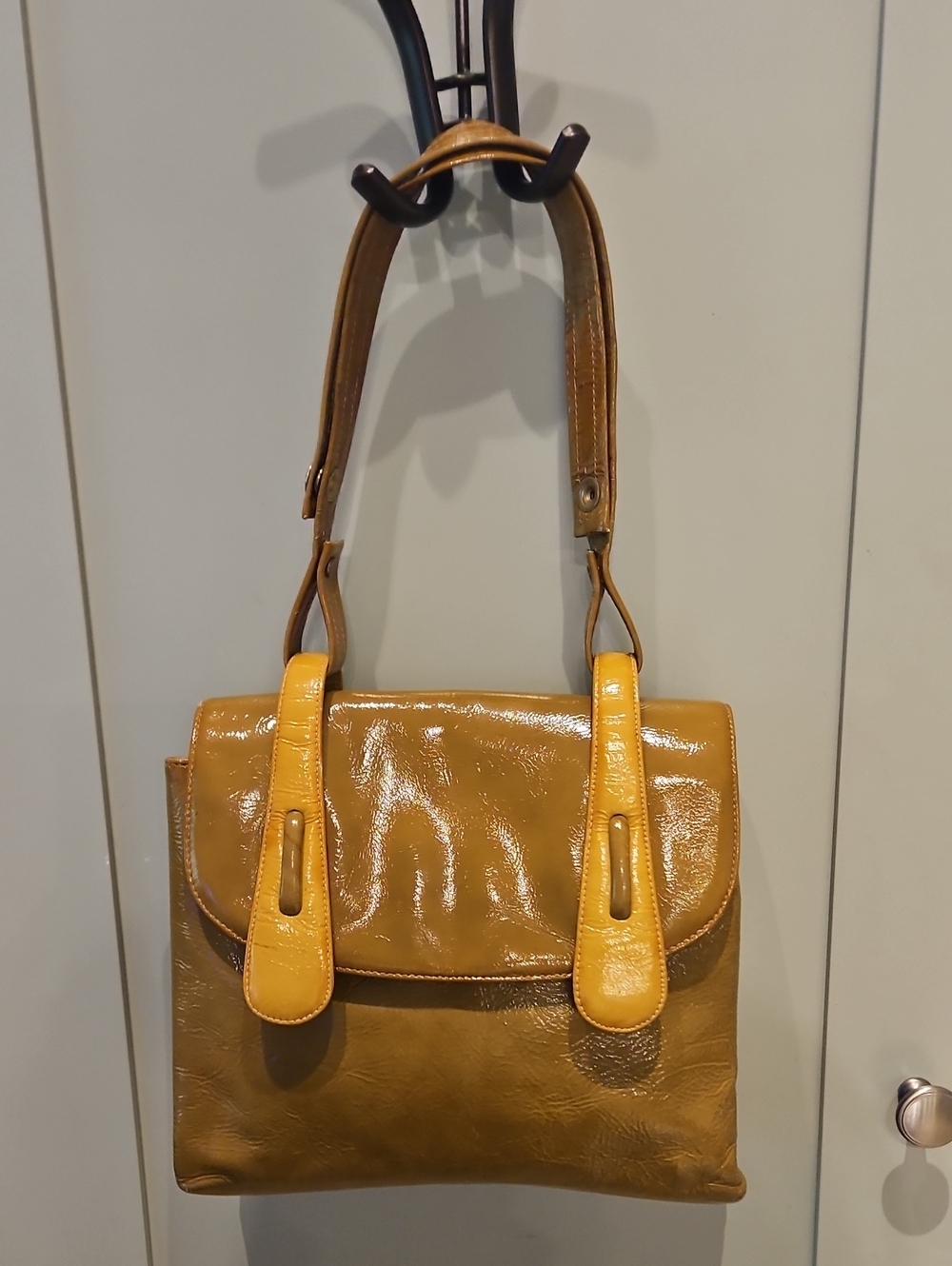 VINTAGE Patent Leather Shoulder Bag in Mustard Yellow